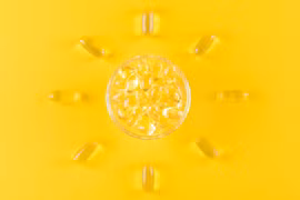 Tác dụng của vitamin D trong điều trị COVID-19 vẫn đang gây tranh cãi (Ảnh: The Guardian)