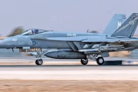 Máy bay chiến đấu F-18E Super Hornet của Hải quân Mỹ. Ảnh: MW.