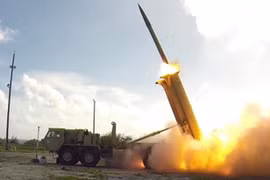 Cảnh tên lửa đánh chặn được phóng từ hệ thống THAAD. Ảnh: MW.