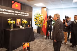 Tổng Thư ký LHQ Antonio Guterres đến viếng thăm Tổng Bí thư Nguyễn Phú Trọng tại Phái đoàn thường trực Việt Nam tại LHQ ở New York, Mỹ (Ảnh: TTXVN)