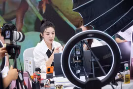 Vi Á được mệnh danh là nữ hoàng livestream của Trung Quốc (Ảnh: CNN)
