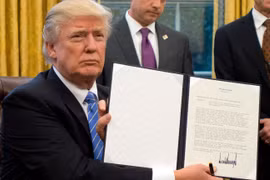 Ông Trump ra quyết định rút Mỹ khỏi TPP vào tháng 1/2017 (Ảnh: Getty)