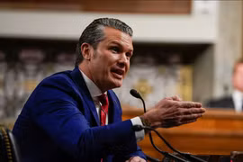 Bộ trưởng Quốc phòng Mỹ Pete Hegseth được cho là để lộ thông tin nhạy cảm với một nhóm chat khác trên Signal. Ảnh: Reuters.