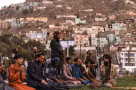 Các thành viên của Taliban tại thủ đô Kabul, Afghanistan ngày 9/10 (Ảnh: Reuters)