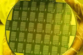 Dây chuyền sản xuất chip lithium niobate (TFLN) màng mỏng 6 inch mới của Trung Quốc đang sẵn sàng đẩy nhanh tiến độ phát triển của nước này trong lĩnh vực AI và điện toán lượng tử. Ảnh: Handout.
