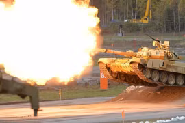 Xe tăng T-90 của Nga (Ảnh: AP)