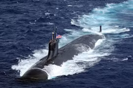 Tàu ngầm tấn công năng lượng hạt nhân USS Connecticut (Ảnh: Quân đội Mỹ).