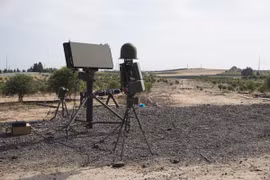 Drone Guard ban đầu được chế tạo dựa trên công nghệ điện tử/quang học hiện hữu nhưng đã được nhà sản xuất nâng cấp (Ảnh: Defense News)