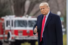 Facebook gỡ bỏ các đoạn quảng cáo của chiến dịch của ông Trump sau khi hứng nhiều chỉ trích (Ảnh: AP)