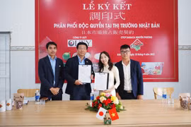 Cô chủ nhỏ Thu Phương ký kết xuất khẩu với doanh nhân Nhật Bản