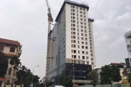 Công trình 8B Lê Trực có sai phạm nhiều năm nay nhưng vẫn chưa được xử lý dứt điểm. 