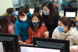 Giáo viên Trường Tiểu học Lý Thái Tổ (Hà Nội) tập huấn dạy học trực tuyến. Ảnh minh họa: Moet.