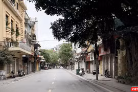 Hà Nội chính thức dừng hoạt động tất cả quán bar, karaoke và các hoạt động tập trung đông người không cần thiết trên địa bàn thành phố. Ảnh minh họa: Lê Mai