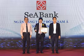 Vượt qua hàng nghìn đề cử trong suốt 10 tháng khảo sát (từ tháng 1/2019 đến tháng 11/2019), ứng dụng SeAMobile của SeABank đã xuất sắc lọt vào “Top 100 sản phẩm, dịch vụ được Tin và Dùng” năm 2019