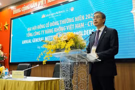Ông Đặng Ngọc Hoà, Chủ tịch HĐQT Vietnam Airlines, phát biểu tại ĐHĐCĐ thường niên năm 2021