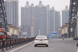 Một dự án bất động sản còn chưa hoàn thiện của Evergrande ở Lạc Dương, Trung Quốc, tháng 9/2021 - Ảnh: Reuters.