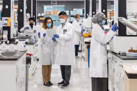 Vingroup nhận chuyển giao độc quyền công nghệ sản xuất vaccine mRNA phòng Covid-19 từ Arcturus Therapeutics (Mỹ)