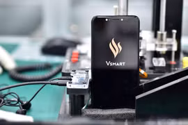 Vingroup dừng làm TV, điện thoại di động, dồn lực cho VinFast
