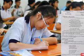 Học sinh tham gia kỳ thi tuyển sinh vào lớp 10