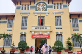 Trường THPT Nguyễn Thị Minh Khai - hội đồng chấm thi tại TP.HCM