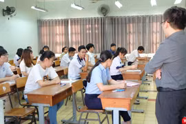 Sáng nay (25/6), thí sinh chuẩn bị bước vào môn thi Ngữ văn 