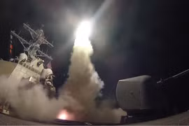 Chiến hạm Mỹ khai hỏa Tomahawk tấn công Syria