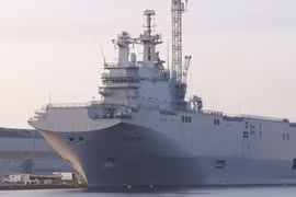 Tàu sân bay trực thăng Mistral đã chính thức về tay Ai Cập
