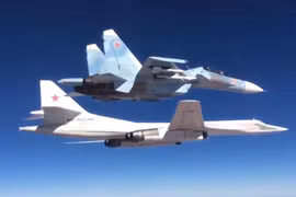 Chiến đấu cơ Su-30SM hộ tống Tu160 làm nhiệm vụ tại chiến trường Syria