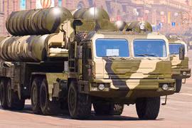 Tên lửa phòng không S-400 khét tiếng của Nga