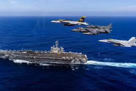 Cụm tác chiến tàu sân bay USS Carl Vinson của Mỹ tuần tra ở Biển Đông