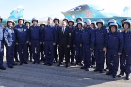 Tổng thống Nga Putin đích thân tới Syria hạ lệnh khởi động việc rút quân đội Nga sau tuyên bố chiến thắng