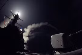 Mỹ ồ ạt phóng tên lửa hành trình tấn công quân đội Syria