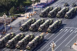 Tên lửa Trung Quốc trong cuộc diễu binh năm 2015