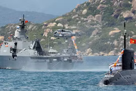 Tàu ngầm Kilo và chiến hạm Gepard của hải quân Việt Nam là những loại vũ khí hiện đại mua của Nga
