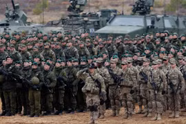 Quân NATO tại biên giới Nga. 