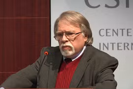 Ông Ted Carpenter.