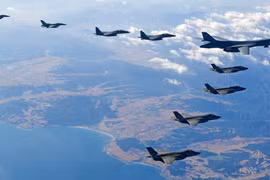 Vigilant Ace - cuộc tập trận thường niên của Mỹ và Hàn Quốc năm nay có tới hàng trăm máy bay tham gia.