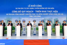 Thủ tướng Nguyễn Xuân Phúc tại buổi lễ khởi công dự án Tuyến đường bộ ven biển tỉnh Thái Bình và công bố quy hoạch, triển khai thực hiện dự án Khu công nghiệp chuyên phục vụ nông nghiệp Đồng bằng Bắc Bộ (Ảnh: VGP)