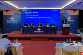 Ban lãnh đạo LienVietPostBank đã trả lời nhiều câu hỏi của cổ đông tại ĐHĐCĐ thường niên 2019 (Nguồn: VT)