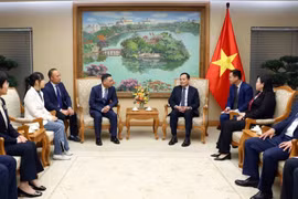 Phó Thủ tướng Trần Lưu Quang cùng các lãnh đạo tỉnh Thái Nguyên tiếp và làm việc với lãnh đạo Tập đoàn Sunny tại Văn phòng Chính phủ.