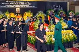 Người dân Hải Phòng xúc động tiễn biệt Phó Thủ tướng Lê Văn Thành