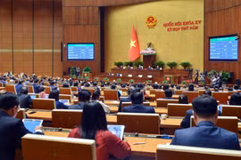 Với đa số đại biểu tham gia biểu quyết tán thành, Quốc hội đã chính thức thông qua Nghị quyết kỳ họp thứ 5, Quốc hội khóa XV.