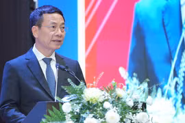 Chính phủ tạo ra môi trường sống, làm việc online, tạo ra niềm tin trong nền kinh tế số - theo quan điểm của Bộ trưởng Nguyễn Mạnh Hùng.