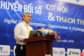 Chủ tịch Hội Truyền thông số Việt Nam, ông Nguyễn Minh Hồng phát biểu khai mạc Hội thảo.