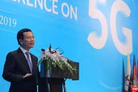 Bộ trưởng Bộ Thông tin & Truyền thông Nguyễn Mạnh Hùng phát biểu khai mạc Hội thảo ASEAN về 5G. 