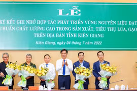 Đại diện LTG, Sở Nông nghiệp và Phát triển Nông thôn Kiên Giang và MB Bank tại buổi lễ ký kết hợp tác