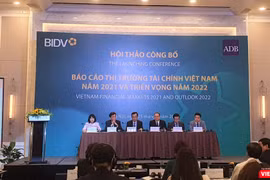 Toàn cảnh hội thảo công bố “Thị trường tài chính Việt Nam 2021 và triển vọng 2022”