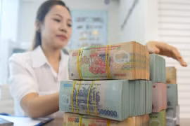 Lãnh đạo NHNN: Đã tính đến bình ổn lãi suất cho vay khi nâng trần lãi suất huy động
