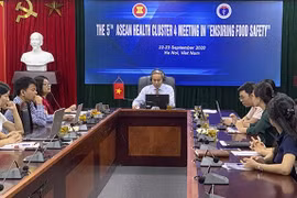 TS Nguyễn Hùng Long - Phó Cục trưởng Cục ATTP phát biểu tại cuộc họp (ảnh VFA)