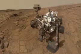 Robot Curiosity làm việc trên bề mặt Sao Hỏa được chụp vào ngày 12.5.2019. Ảnh:TechCrunch